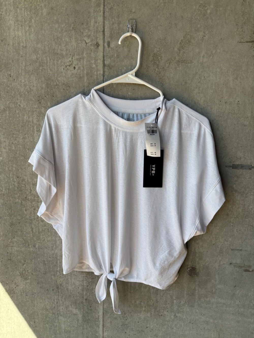Abercrombie & Fitch White Short-Sleeve Tie-Hem Tee